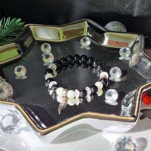 Ónix, matt fehér achát és hegyikristály karkötő  - Meska.hu