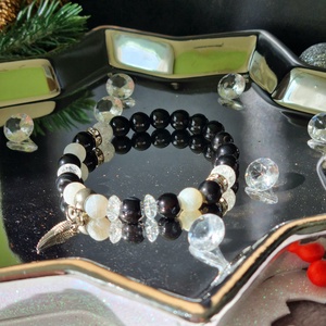 Ónix, matt fehér achát és hegyikristály karkötő  - ékszer - karkötő - ásványkarkötő - Meska.hu