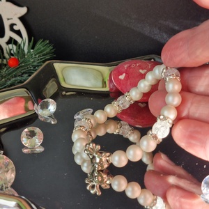 Hegyikristály és kagylógyöngy karkötő  - Meska.hu