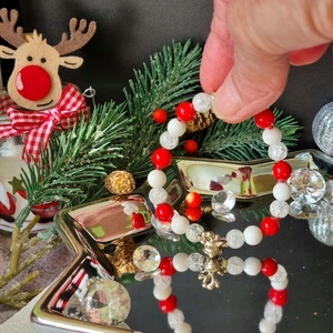 Hegyikristály, tejszín és festett portál jáde karkötő  - ékszer - karkötő - ásványkarkötő - Meska.hu