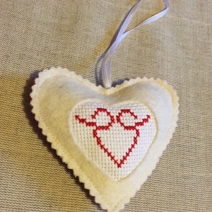 Valentinnapi szív 3., Otthon & Életmód, Dekoráció, Fali és függő dekoráció, Függődísz, Hímzés, Varrás, MESKA