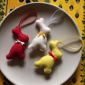 Három nyulak, gyapjúfilc húsvéti nyuszik - otthon & életmód - dekoráció - dísztárgy - Meska.hu
