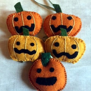  Őszi tökdíszek, Haloween tökök - otthon & életmód - dekoráció - halloween - halloweeni ajtódíszek és ablakdíszek - Meska.hu