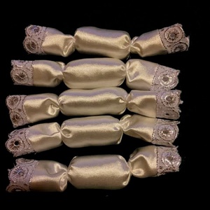 Textil szaloncukor, csontszín-ezüst - karácsony - karácsonyi lakásdekoráció - karácsonyfadíszek - Meska.hu