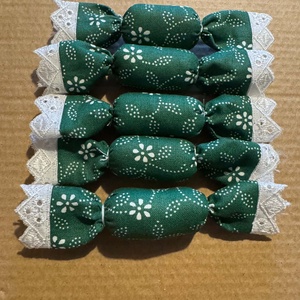 Zöld- fehér mintás népi,  kékfestő textil szaloncukor - Meska.hu