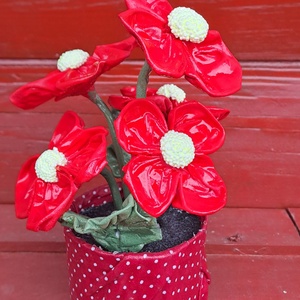 Kisvirágok pöttyös tartóban - otthon & életmód - dekoráció - virágdísz és tartó - csokor & virágdísz - Meska.hu