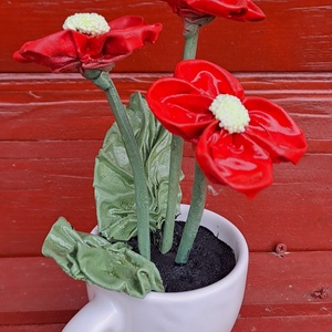 Piros kisvirágok csészében - otthon & életmód - dekoráció - Meska.hu