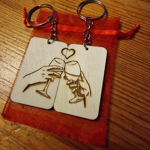 Boros szerelmes és barátság kulcstartó - Meska.hu