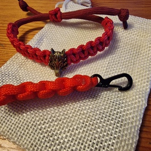 Farkas fejes karkötő és kulcstartó - ékszer - karkötő - fonott karkötő - Meska.hu