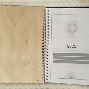 2023-as Határidőnapló fa borítóval  - művészet - festmény - akril - Meska.hu