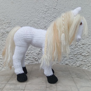 Szellő, a horgolt ló  - Meska.hu