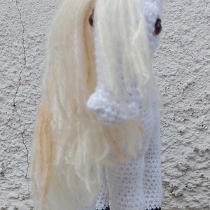 Szellő, a horgolt ló  - játék & sport - plüssállat & játékfigura - ló - Meska.hu