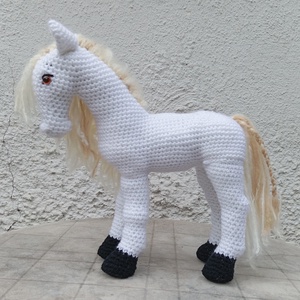 Szellő, a horgolt ló  - játék & sport - plüssállat & játékfigura - ló - Meska.hu