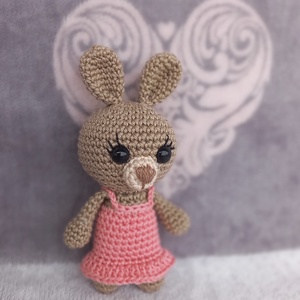 Horgolt mini nyuszi szoknyában, Játék & Sport, Plüssállat & Játékfigura, Nyuszi, Horgolás, Meska