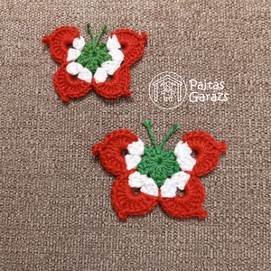 Horgolt kokárda (kis pillangó) - ékszer - kitűző és bross - Meska.hu