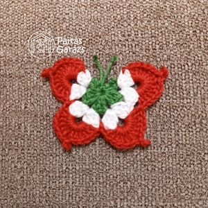 Horgolt kokárda (kis pillangó) - ékszer - kitűző és bross - Meska.hu