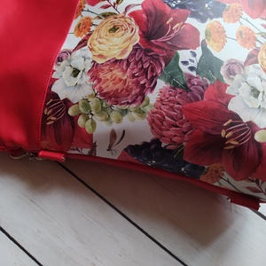 Variálható piros virágos hátizsák/válltáska  - táska & tok - variálható táska - Meska.hu