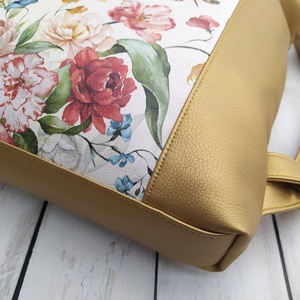 Arany virágos textilbőr hátizsák - táska & tok - hátizsák - hátizsák - Meska.hu