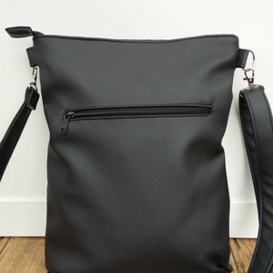 Fekete textilbőr leveles válltáska  - táska & tok - kézitáska & válltáska - válltáska - Meska.hu