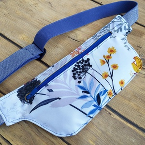 Fehér alapon virágos futós övtáska  - táska & tok - övtáska - Meska.hu