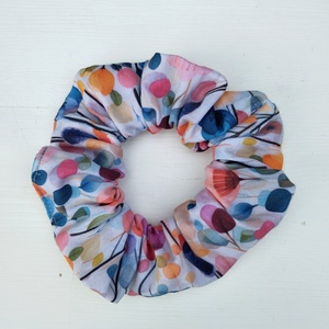 Színes virágos scrunchie hajgumi - Meska.hu