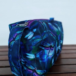 Szitakötős vízlepergetős neszesszer pasiknak - Meska.hu