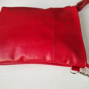 Piros valódi bőr válltáska  - táska & tok - kézitáska & válltáska - válltáska - Meska.hu