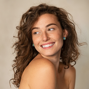 Szivárvány fény dichroic üveg bedugós fülbevaló - ékszer - fülbevaló - pötty fülbevaló - Meska.hu