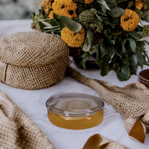 Mézi ékszertartó üvegszelence, üvegöntéssel készült egyedi darab  - ékszer - ékszertartó - ékszerdoboz - Meska.hu