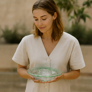 Vendégváró üveg tál, fusing technikával készült egyedi darab , Esküvő, Dekoráció, Tálalás, Üvegművészet, MESKA