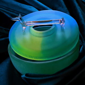 Örzőfény üvegszelence, üvegöntéssel készült kiállítási darab , Ékszer, Ékszertartó, Ékszerdoboz, Üvegművészet, MESKA