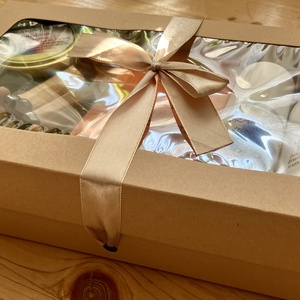 Karácsonyi ajándékcsomag - karácsony - karácsonyi ajándékozás - karácsonyi ajándékcsomagolás - Meska.hu