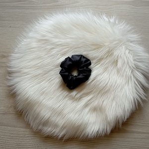 Fekete scrunchie hajgumi - Meska.hu