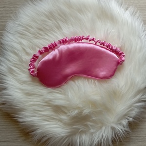 Rózsaszín alvómaszk/szemmaszk és scrunchie hajgumi - szépségápolás - arcápolás - alvómaszk, szemmaszk - Meska.hu