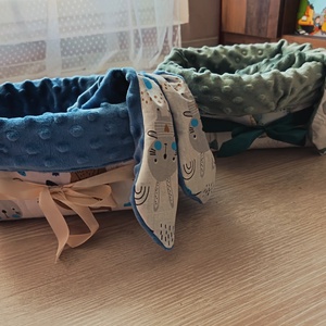 Pelenka tartó, minden tartó szundikendővel, Baba - mama, Pelenkázó, babafürdető kellékek, Pelenkázó neszeszer, pelenkatartó, Varrás, MESKA