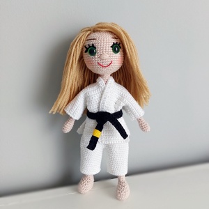 amigurumi karatés lány, Játék & Sport, Baba & babaház, Öltöztethető baba, Baba-és bábkészítés, Horgolás, MESKA