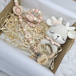 Első Ajándékom Babaköszöntő ajándékbox , Baba - mama, Baba játékok, Cumilánc, Csomózás, Gravírozás, pirográfia, MESKA