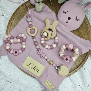 Első ajándékom - Mályva nyuszis szundikendő Babaváró ajándék Babaköszöntő ajándékbox, Baba - mama, Babalátogató ajándékcsomag, Csomózás, Horgolás, MESKA