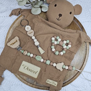 Első ajándékom - Barna macis szundikendő Babaváró ajándék Babaköszöntő ajándékbox, Baba - mama, Babalátogató ajándékcsomag, Csomózás, Horgolás, MESKA