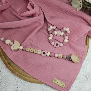 Első ajándékom - Mályva babakendő Babaváró ajándék Babaköszöntő ajándékbox - baba - mama - babalátogató ajándékcsomag - Meska.hu