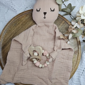 Első ajándékom - Barack nyuszis szundikendő Babaváró ajándék Babaköszöntő ajándékbox - baba - mama - babalátogató ajándékcsomag - Meska.hu
