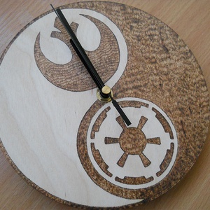Pirogravírozott Star Wars falióra - Meska.hu