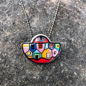 Hundertwasser félhold nyaklánc, Ékszer, Nyaklánc, Medálos nyaklánc, Ékszerkészítés, Gyurma, MESKA