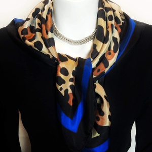 Kézzel festett selyemkendő �Animal print kék szegéllyel 75x75cm (pongé 8) - ruha & divat - sál, sapka, kendő - vállkendő - Meska.hu