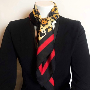 Kézzel festett selyemkendő �Animal print piros szegéllyel 75x75cm (pongé 8) - ruha & divat - sál, sapka, kendő - vállkendő - Meska.hu