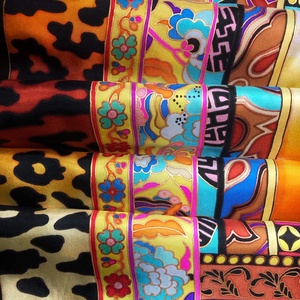 Kézzel festett selyemkendő �Savanna 90x90cm (twill) - ruha & divat - sál, sapka, kendő - vállkendő - Meska.hu