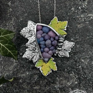 Antik hatású szőlő nyaklánc, Ékszer, Nyaklánc, Medálos nyaklánc, Ékszerkészítés, Gyurma, MESKA