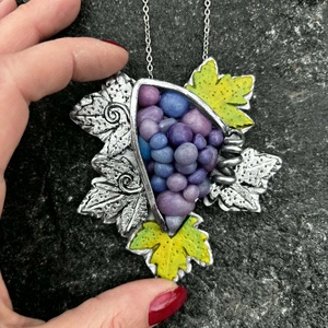 Antik hatású szőlő nyaklánc - ékszer - nyaklánc - medálos nyaklánc - Meska.hu