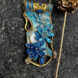 Kék virágos nyaklánc - ékszer - nyaklánc - medálos nyaklánc - Meska.hu