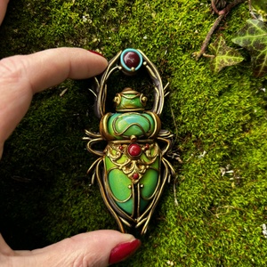 Szkarabeusz bross - ékszer - kitűző és bross - Meska.hu
